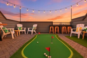 Property grounds - Modern Townhome with Gorgeous Patio Space (Nashville)