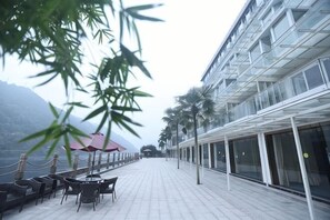 Outdoor dining - Guorui Hotel (Jiande)