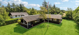 Cozy home in Ulfborg with WiFi