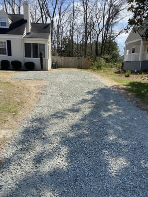 Property grounds - Cozy Cape Cod Home! (Richmond)