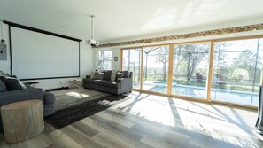 Smart TV, fireplace, ping pong, books - beautiful country house (Clermont)