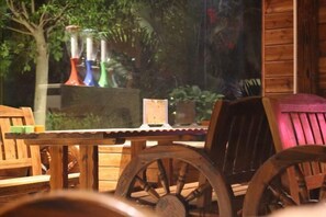 Tempat makan luar
