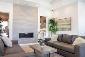 Smart TV, table football