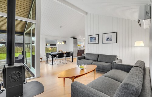 Lovely home in Slagelse with WiFi