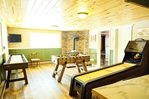 Game room - Cozy Mountain View Condo at Powderhorn Mountain (Ironwood Township)