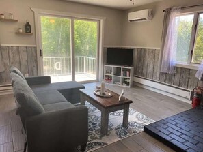 TV connectée, cheminée, Netflix, baby-foot