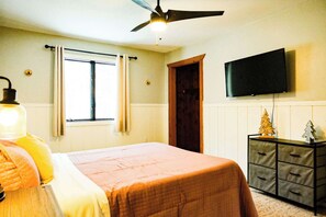 2 bedrooms, desk, iron/ironing board, travel crib