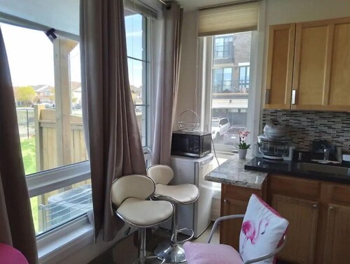 Studio apartment with separate entrance ensuite laundary