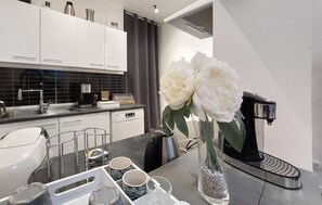 Réfrigérateur, four, plaque de cuisson, lave-vaisselle