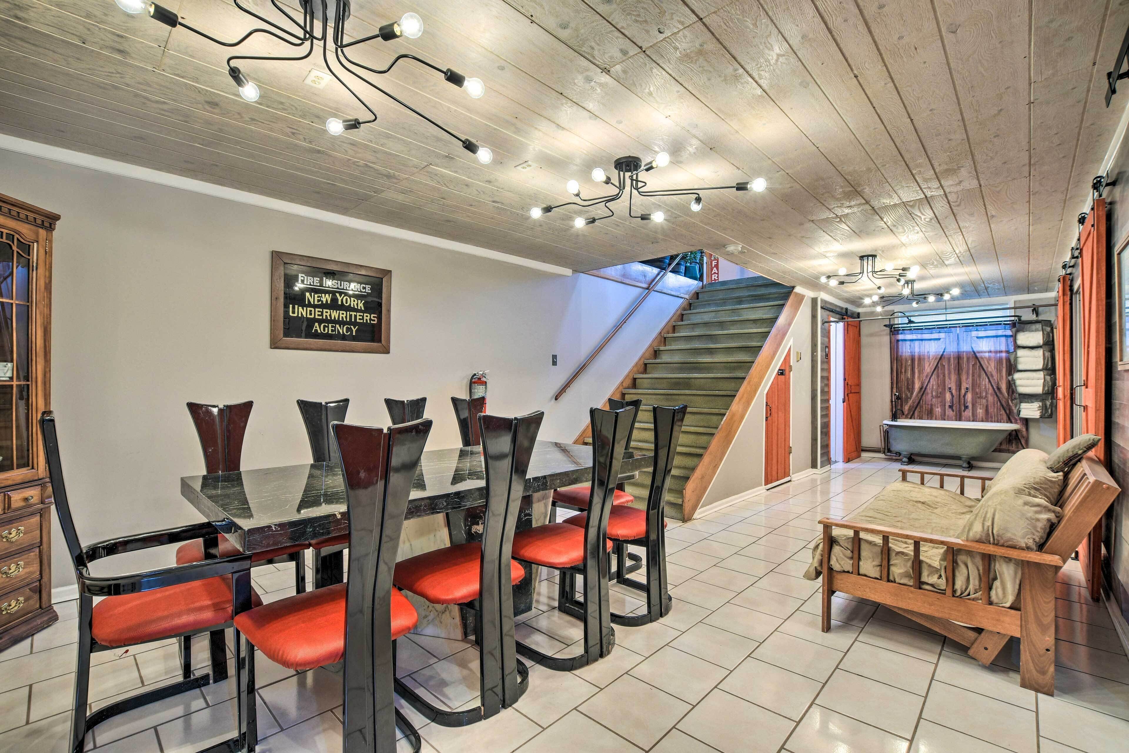 Pet-friendly Bartlett Farmhouse W/ Deck! - Schaumburg, IL