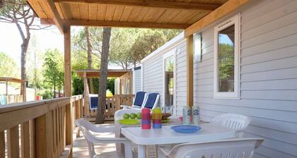 Maison mobile avec climatisation, terrasse et piscine