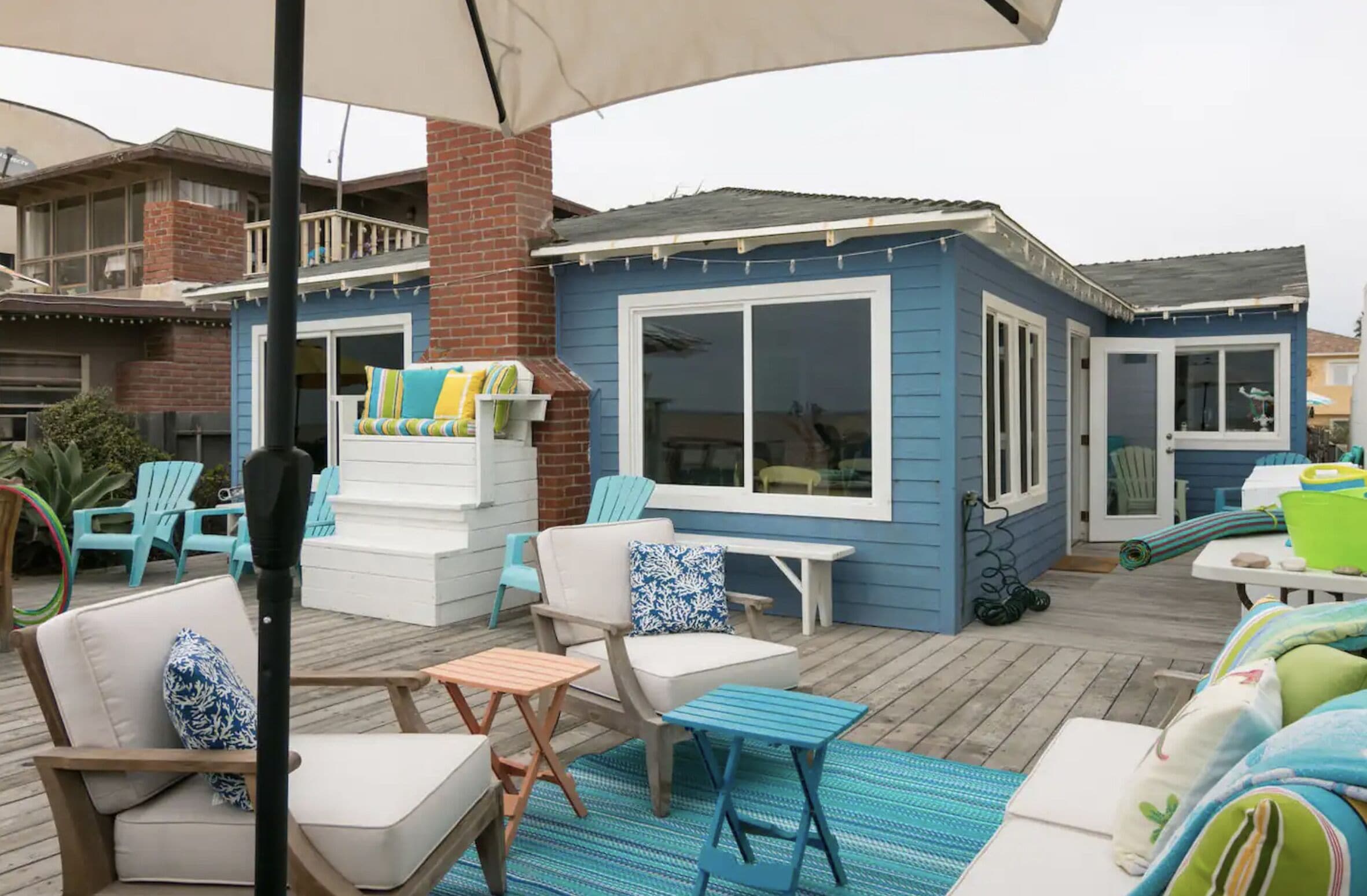 Oceanfront Beach House on Sand. Welcome to the Hula Hut!