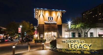 Clean and Comfy space at the shops at Legacy in Plano