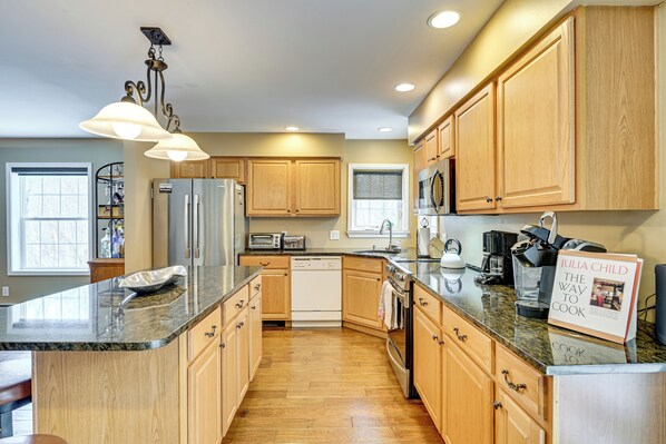 Refrigerador, microondas, parrilla de estufa y lavavajillas 