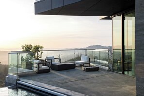 Villa (4 Bedrooms) | Interior