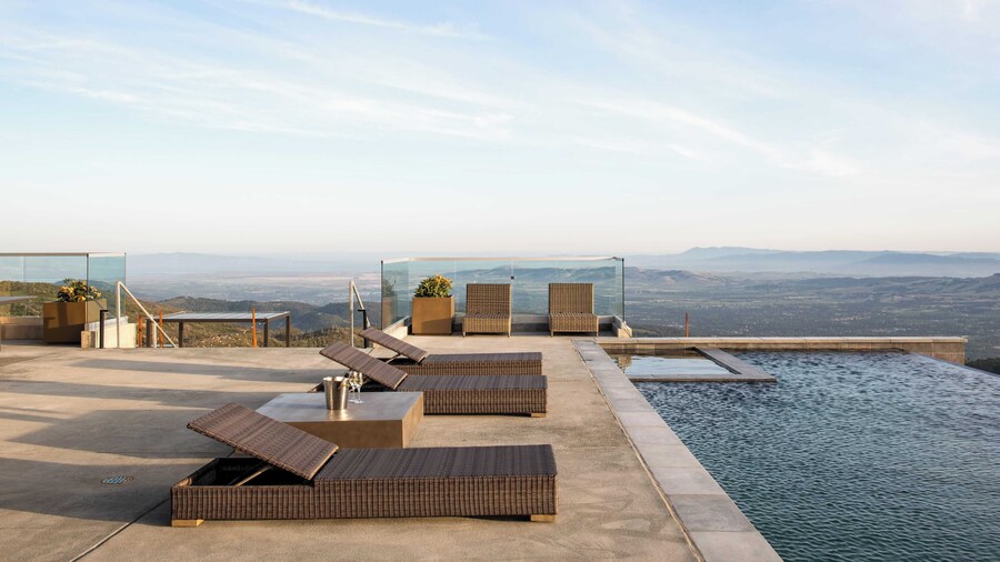 Belleza by Avantstay Hilltop Mansion w/ Pool, Panoramic Views & Ultra Modern Interior
