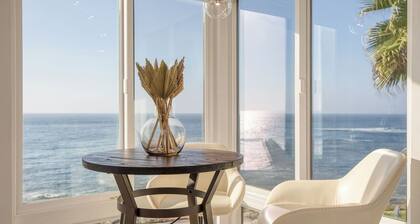 Oceanfront in La Jolla, Steps to Beach, Shops, Dining Dawn Patrol by Avantstay
