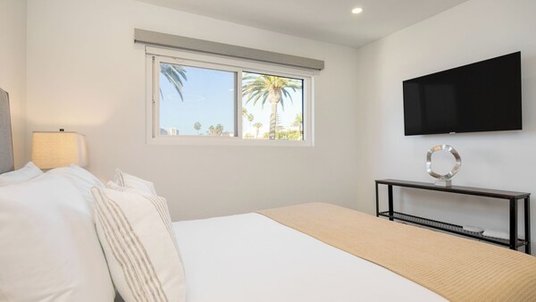 Oceanfront In La Jolla, Steps To Beach, Shops, Dining Dawn Patrol By Avantstay - Shell Beach, San Diego