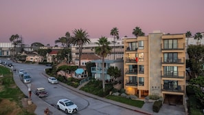 Interior - Oceanfront in La Jolla, Steps to Beach, Shops, Dining Dawn Patrol by Avantstay (La Jolla)