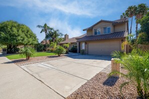 Property grounds - Spanish Wells by Avantstay Putting Green + Pool! (Scottsdale)