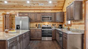 Geladeira, fogão, cooktop, lava-louças