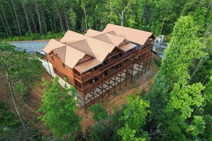 Exterior - Ridge View by Avantstay15mins From Pigeon Forge w/ Pavilion, Indoor Pool & Hot Tub! (Sevierville)