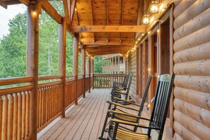 Terrace/patio - Ridge View by Avantstay15mins From Pigeon Forge w/ Pavilion, Indoor Pool & Hot Tub! (Sevierville)