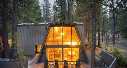 Alder by Avantstay Moody Retreat: Patio, Hot Tub in Sunriver!