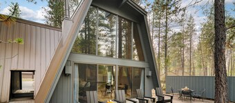 Alder by Avantstay Moody Retreat: Patio, Hot Tub in Sunriver!