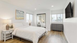 House (5 Bedrooms) | Interior - Velvet Sand I by Avantstay Steps to Newport Beach Private Rooftop w/ Outdoor Kitchen & Hot Tub! (Newport Beach)