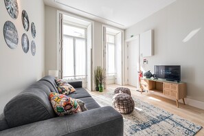 TV - Comfortable dwelling at Rua do Bonjardim (Porto)