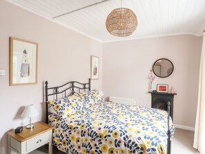 Casa de campo | Decoración personalizada, muebles diferentes y wifi gratis 