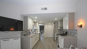 Townhome, Multiple Beds (VV885 - Palm Valley CC) | Private kitchen - Vv885 - Palm Valley CC (Palm Desert)