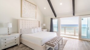 Interior - Beachfront Hot Tub Covered Lounge Backyard Beach by Avantstay (Miramar Beach)