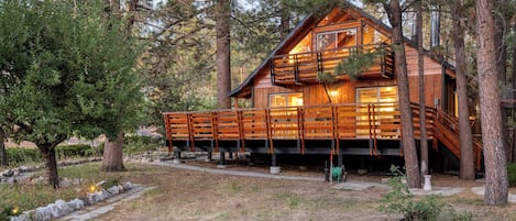 House (4 Bedrooms) | Front of property