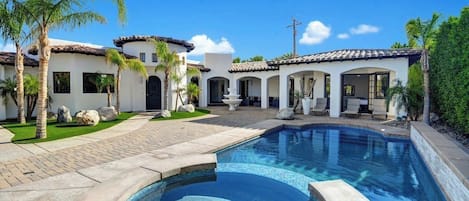 Villa (5 Bedrooms) | Piscine | Piscine extérieure