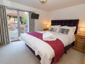 4 Schlafzimmer, individuell dekoriert, individuell eingerichtet