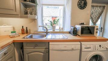 Dishwasher, cookware/dishes/utensils