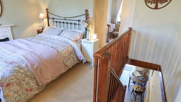 1 Schlafzimmer, individuell dekoriert, individuell eingerichtet