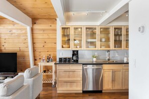 Apartment (6 Bedrooms) | Interior - Chickaree & Chickadee Buyout by Avantstay 2 Sister Cabins (Tahoe City)