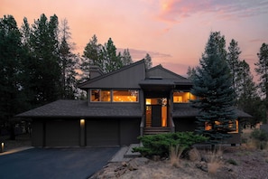 Interior - Sage Blush by Avantstay Upgraded 4 Bdr/chefs Kitchen/ A/c/hot Tub! (Bend)