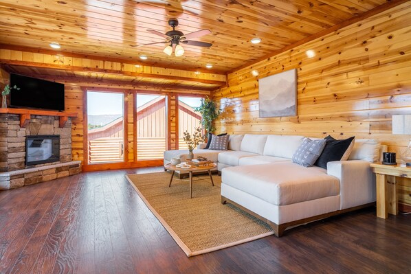 6 habitaciones y tabla de planchar con plancha