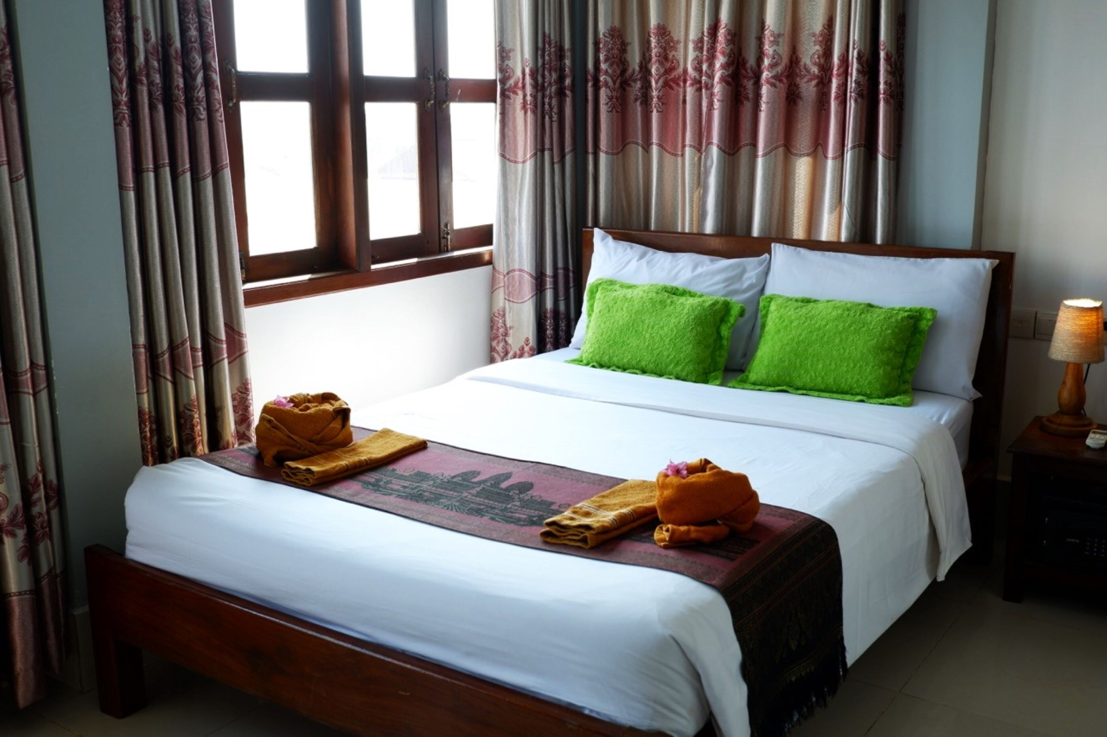 Habitación individual Deluxe | Ropa de cama de alta calidad, escritorio, wifi gratis y ropa de cama 