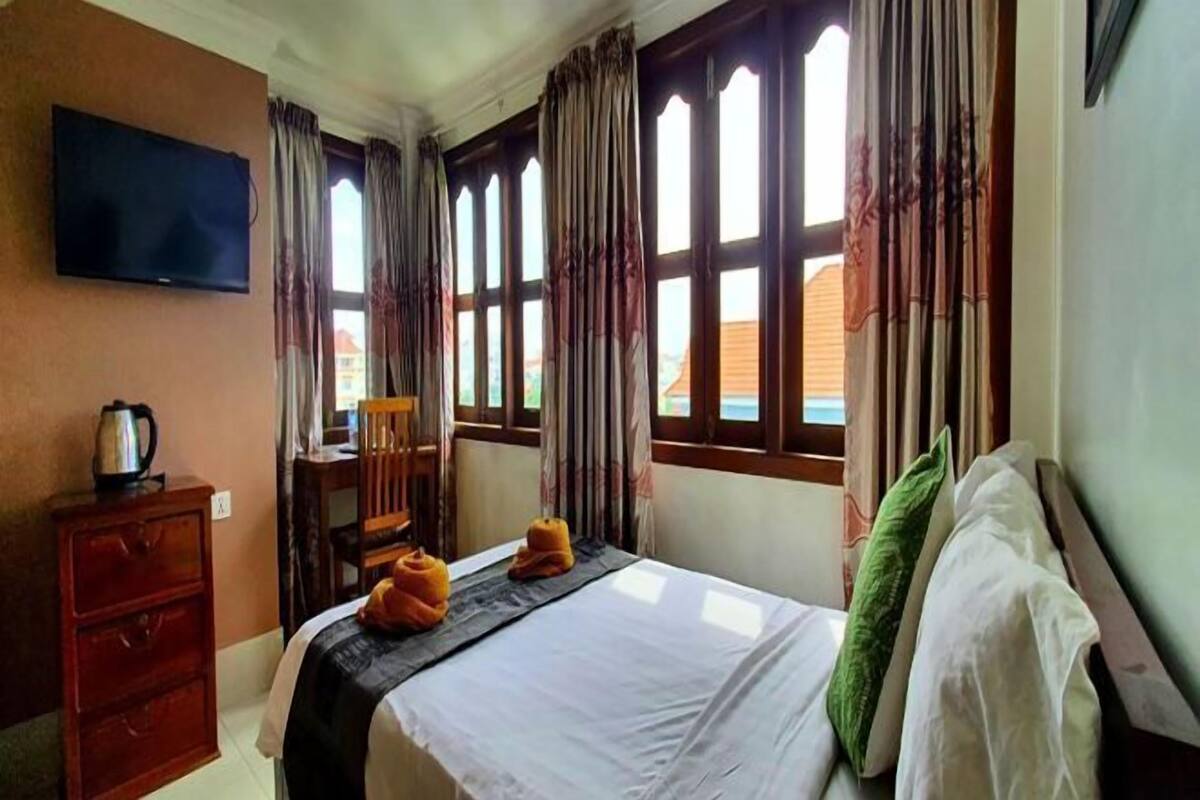 1 slaapkamer, luxe beddengoed, een bureau, gratis wifi