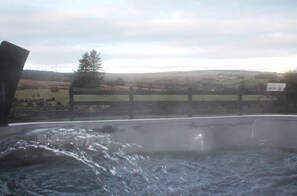 House, Multiple Beds | Property grounds - Forest View House - Private Hot Tub (Coleraine)