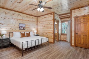 House (6 Bedrooms) | Interior