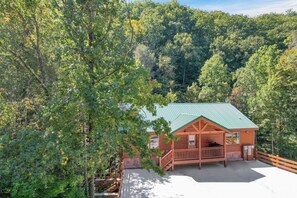 House (6 Bedrooms) | Interior