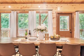 Interior - Bluestem by Avantstay Incredible Views w/ Large Balcony & Indoor Pool! (Sevierville)