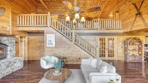Interior - Leyland by Avantstay Cabin Mansion w/ Views (Asheville)