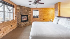 House (5 Bedrooms) | Interior